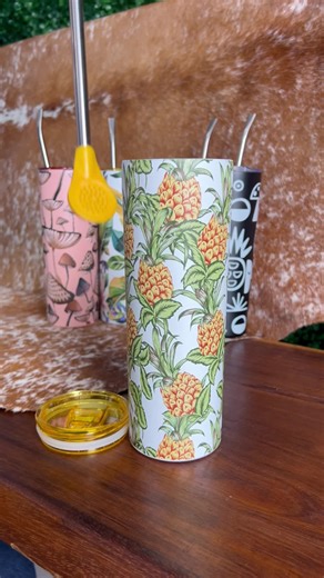 Tereré e Cia Gyn (Goiânia) | O Copo Botanic chegou para transformar seu jeito de tomar tereré! Com 600 ml de capacidade e tecnologia de parede dupla a vácuo, ele mantém... | Instagram