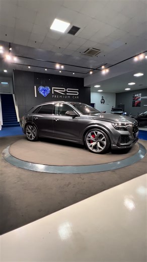 🚦RS Premium Car on Instagram: "🩶. . | Aterriza en nuestro STOCK📍, el mejor SUV calidad-precio-prestaciones que puedes encontrar en el mercado✔️. . 🔜 AUDI RSQ8 “Dynamic Plus” con paquete carbono exterior e interior 😉 , Full options 📝 : . -Paquete de asistentes Tour + paquete de asistentes City 🛣️ . -Faros Matrix LED 🔦. -Cámaras de entorno 📷 . -Head-up display 📺 . -Paquete Dynamic RS plus Aumento de velocidad máxima a 305 Km/h Diferencial deportivo quattro Estabilización activa del balan