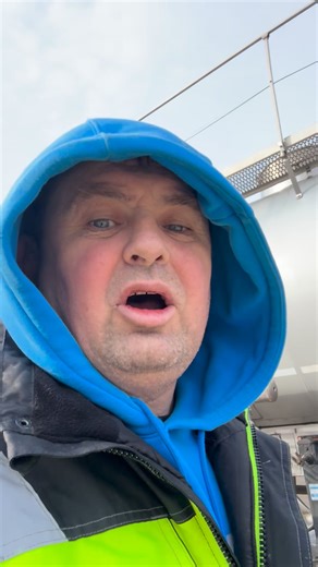 Cristian Ferche on Instagram: "Ember vă dorește Crăciun fericit la toată lumea🙏🙏🙏❤️❤️❤️"