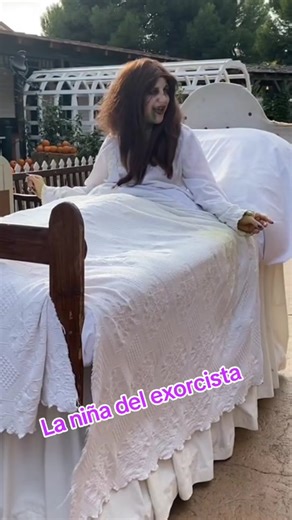 Cómo hacer la cama de la niña del exorcista