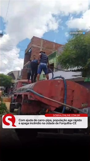 Sobral Online on Instagram: "Um foco de incêndio atingiu uma residência na manhã desta quinta-feira (25), dia de Natal, às margens da BR-222, no município de Forquilha, nas proximidades da Prefeitura Municipal. O caso chamou rapidamente a atenção de moradores da região, que se mobilizaram para ajudar no controle das chamas. Segundo informações apuradas no local, um carro-pipa foi utilizado para conter o fogo, com apoio direto de moradores, que ajudaram a apagar as chapas e retirar pertences da c
