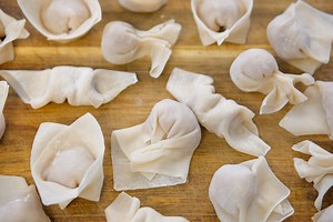 Today, I want to spend 3 minutes showing you 8 different ways to wrap wontons. Tell me what your favorite wrapping method is. | Souped Up Recipes