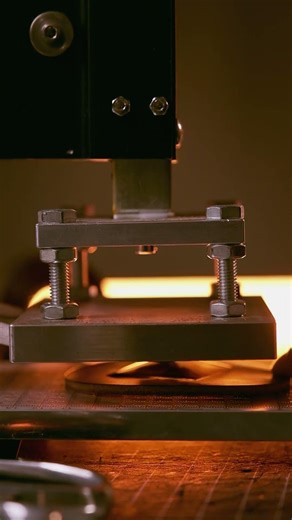 Have you tried this double-stamp technique? #leatherwork