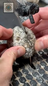 Unusual Crystal Growth inside Cut Geode 💎 | Taylor’s Rocksmithery