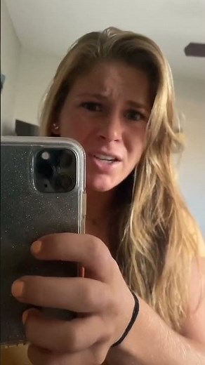 Hilarious reaction to an unexpected bulge#funny #reaction #lol #humor