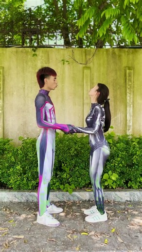 Nerf Gun War: Spidergirl vs. Black Spider Showdown