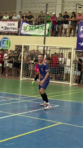 Conflito de Tchuka e Árbitro na Final de Futsal