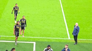 Thomas Frank and the Tottenham Hotspur team booed off at half-time: Spurs 0-2 Fulham. #COYS #THFC | Chris Cowlin