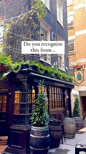 206K views · 1K reactions | Do you recognize this famous place in London: https://urls.grow.me/BeXp7BWey ✨ | A Lady in London | Facebook