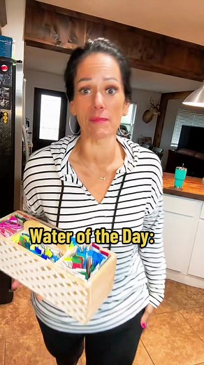 WATER OF THE DAY☀️ USE TONYA42 to save $$ #water #drink #recipe #pinacolada #weightloss #flavoredwater #weightlosscheck #goals #motivation #vsg #wls #drinkwater #easyrecipe #yummy #fy @Simple Modern