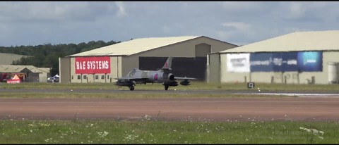 Watch this Hawker Hunter take off - "The power builds before it lifts"