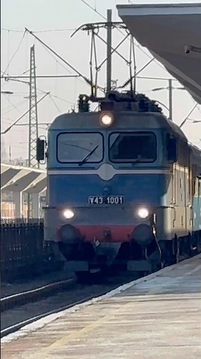 Retró Szili indul különvonatként #shorts #share #algorithm #ytshorts