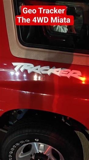 Why Geo Trackers?! #parking #geo #tracker #car #automobile #truck #suzuki #jeep #vitara #jimny #fyp