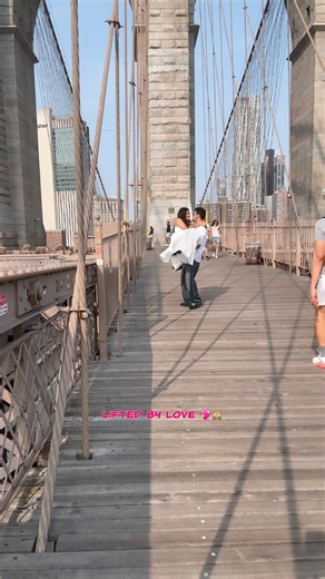 Shivani Bajaj Nagar🕊️ | How’s that arm babe???😝😝😋😘💪 #onearmchallenge #couplechallenge #brooklynbridge #nyc #trending [New York, Brooklyn, Love, Trend] | Instagram