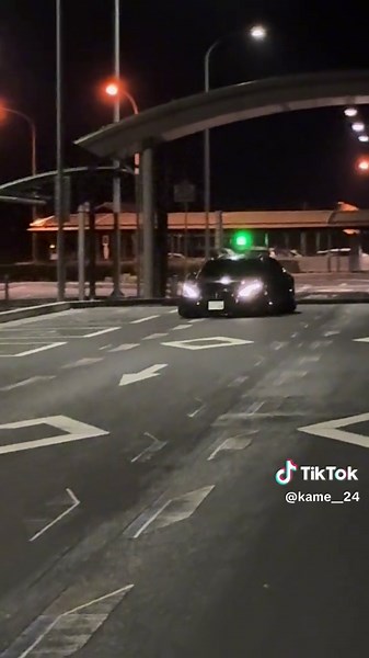 後半画質良くなります😵‍💫 #24 #脅迫で24 #crown #21crown #21crownathlete #キャンバー #腹下加工 #メンバー上げ #エンジン上げ #ミッション上げ #配管上げ #生脚 #work #zistancew5s #vip #vipcar #camber #17° #フルスモ #純ベタ #ハイキャン #車高短 #ワンオフマフラー #🦑🧀倶楽部