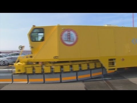 Giant zipper installed on Golden Gate Bridge