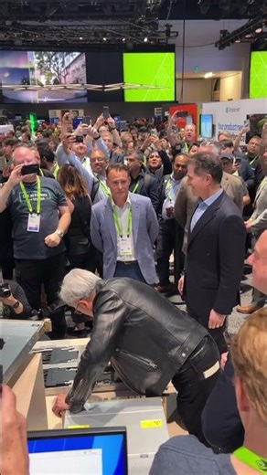 Jensen Huang signs next-gen liquid-cooled PowerEdge XE9812 at #NVIDIAGTC