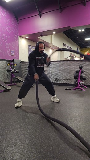 EL Unico on Instagram: "Getting some work done right before I did the Strength and Discipline push-ups challenge for the day. "Your health matters" So I want to encourage you to join me in the Strength and Discipline push-ups challenge. The only requirement is to do 50 push-ups every day. You do it on your own time on your own pace, one by one, in sets of 5, sets of 10 or however you can. The purpose is completing 50 push-ups daily. Now at the end of 90 days I will be giving a Hoodie of Strength