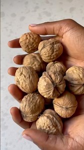 Easiest way to crack a walnut! #diyfood #wholefoods #walnuts #healthysnackideas #howto