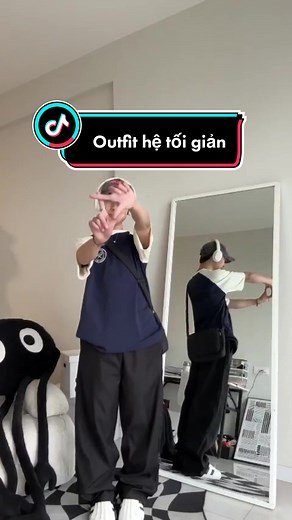 Fashion Showcase: Navy Tee and Parachute Pants