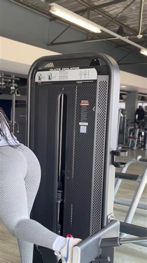 Glute isolator machine: 🔥 Offers precise muscle targeting, enhanced glute strength and development, improved posture, increased athletic performance, and low-impact movement, making it suitable for various fitness levels. They are designed to isolate the gluteal muscles, allowing for greater activation compared to compound exercises like squats and lunges. #genesisfitnessgym #windhoekgym #fitnessgoals #gluteisolationexercises #gluteisolator #gluteisolatormachine | Genesis Fitness Namibia