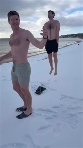 Happy New Year and Go Canes and whose friggin idea was this ❄️🙌🏼💚🧡 | Danny New TV