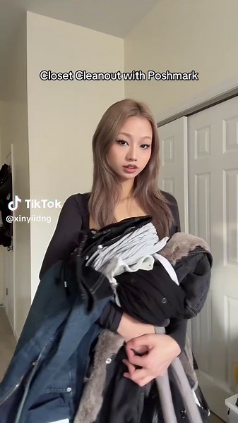 Closet Clean Out with Poshmark for Extra Savings