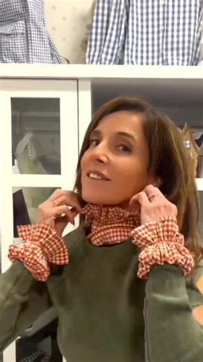 Tienda Multimarcas de Moda Infantil Española on Instagram: "Cambias cuello, cambias puños y ✨ magia ✨ ✔️ Más estilo ✔️ Más versatilidad ✔️ Compras mejor y aprovechas lo que ya tienes Porque los detalles bien elegidos hacen que un básico se convierta en must-have #TrucoDeEstilo #ModaConDetalles #LayeringFácil #JerseysConEstilo #LooksQueEnamoran ModaReal CompraConCabeza EstiloPropio TiendasConEncanto RetailConAlma"