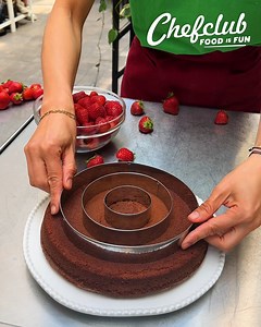 15M views · 129K reactions | Chip 'n' Dale Cake! Join the chipmunk fun with this adorable sweet ️ | Chefclub Network | Facebook