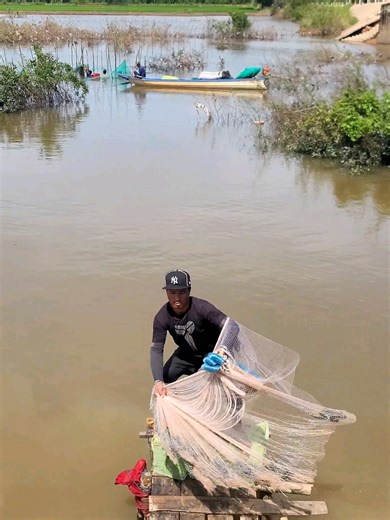 How to Cast a Fishing Net Effectively