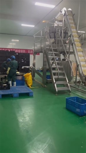 Vegetable and fruit salad packaging machine