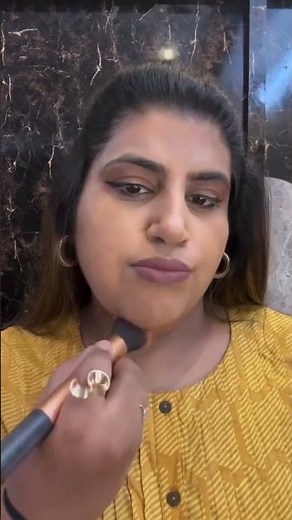 "Double Chin Contour Hack | Easy Makeup Trick for Instant Jawline 💄✨ #shorts