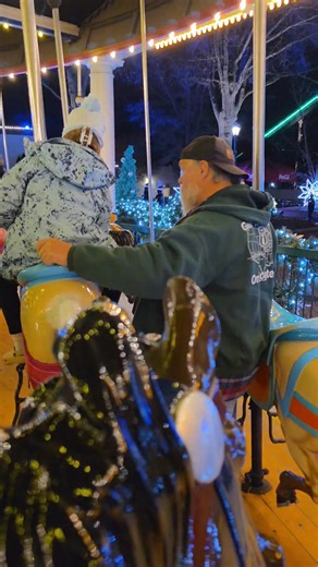 A ride on the Grand Carousel at night during WinterFest at Carowinds 🎠 #Carowinds #winterfest #christmaslights #carousel #Christmas #carowindsfans #fyp #onride #holidayseason | Carowinds Fans Only