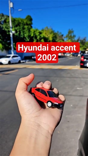 hyundai accent 2002 en miniatura. hyundai accent 2002 a escala