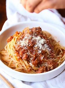Slow Cooker Bolognese - Easy Slow Cooker Spaghetti Sauce!