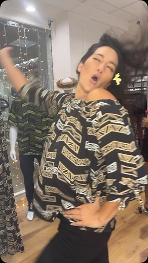 We love to see our Hinadolls in every style! 👗👚💃🏾😎 #hina #madeinhawaii #designedinhawaii #hawaiifashion #originalprints #hinahawaii | HINA Hawaii