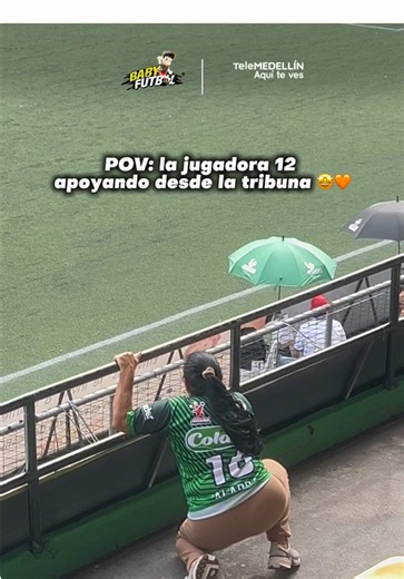 ¿Cómo no se motivan los jugadores si está la jugadora 12 alentando desde la tribuna? 🤩🧡 Todo lo que quieres saber del #Babyfútbol2026, lo ves en exclusiva por nuestra señal en vivo y digitales. 📲 Revive todos los partidos, conoce toda la programación y disfruta de contenido único en www.telemedellin.tv