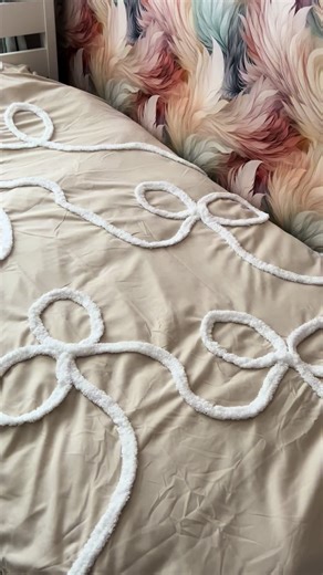 ⭐️ Luxury Bow bedding sets available ale in khaki, grey, white or pink & sizes single, double & king size ⭐️ #sleep #bed #homedecor #home #luxury