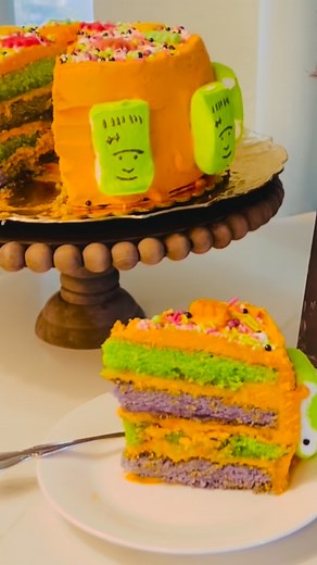 ✨👻Monster Mash Cake🎃✨ Available by the slice TODAY ONLY until it’s gone!! 10/31 A four layer green & purple vanilla buttermilk cake with an orange marmalade filling, frosted with an orange vanilla buttercream, topped with spooktacular sprinkles & marshmallow Frankenstein monsters!! HAPPY HALLOWEEN YALL!! ✨👻🎃🖤👻🎃🖤👻🎃🖤✨ #thisishalloween #happyhalloween #spooktacular #goul #trickortreat #notricks #notricksjusttreats #halloweencake #spookyszn #whistlestop #tomballtx #shopsmall #shoplocal #b