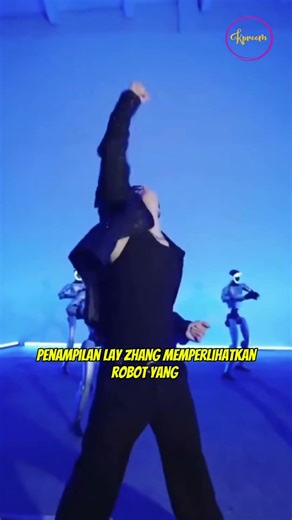 make a robot as a back up dancer #layzhang #lay #exo #kpop #kproom