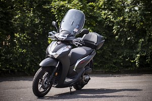 Honda SH 300i Sporty: when elegance and simplicity meet [ROAD TEST]