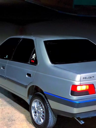 #پژو #405 #مشکی #لات #شوتی رخ کدوم قشنگتره...؟ نقره ای دلفینی... 😎