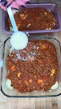 Lazy lasagna aka ravioli bake 🍝 make one freeze one