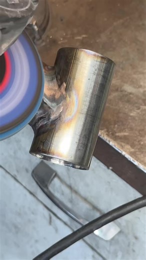 Knock that weld down! #stainlesssteel #poolhandrail #luxuryhomes #modernhome #pool