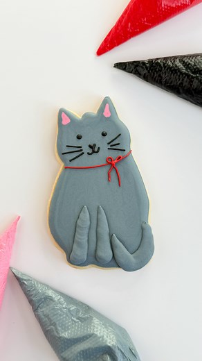 3K views · 684 reactions | Which animal should I cookie-fy next? Recipes and cutters in my link in bio. ✨ #cookiedecorating #cat #satisfying #diy | thelucky.cookie | Facebook