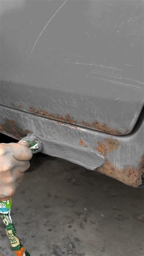 For old cars with peeling paint and rust, remove the rust first, then apply#yotubeshorts