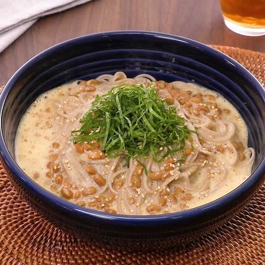 卵と混ぜてふわとろに！冷し納豆蕎麦の絶品レシピ | デリッシュキッチン