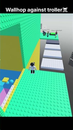 Wallhop against Troller in Roblox😱🚀