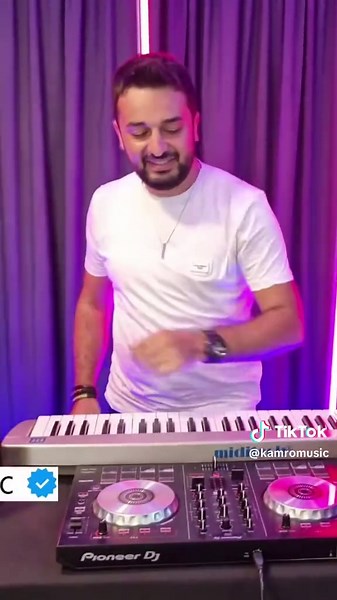 Dooset Daram: A Heartfelt Expression of Love