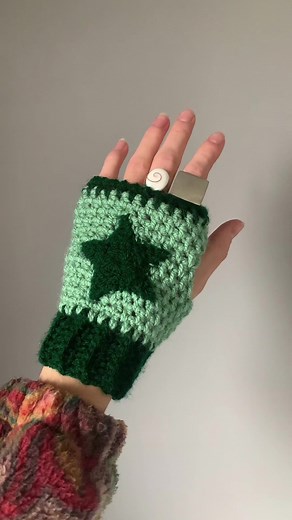 Crafting Fingerless Gloves: A Crochet Tutorial